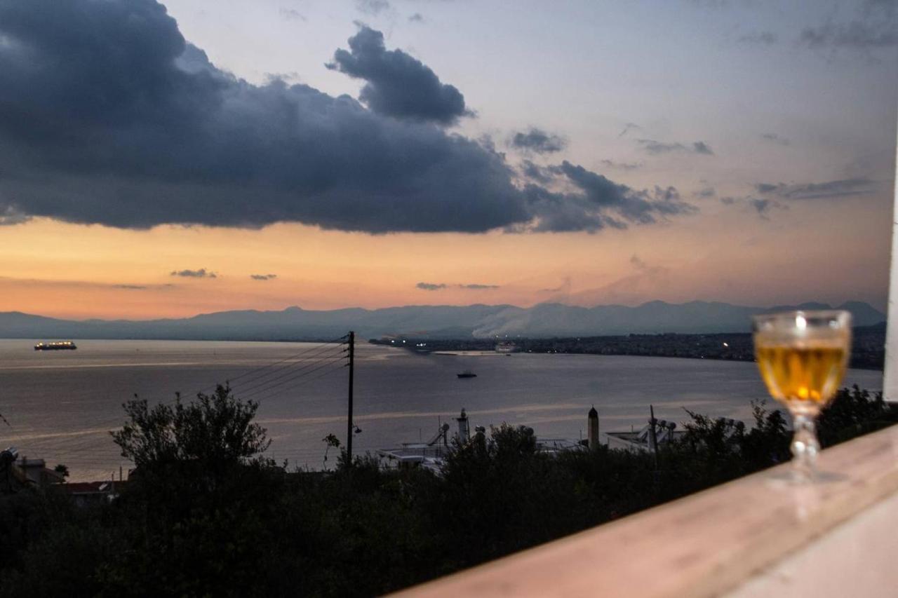شقة Seaside Heaven - Sunset Views Close To The Beach كالاماتا المظهر الخارجي الصورة